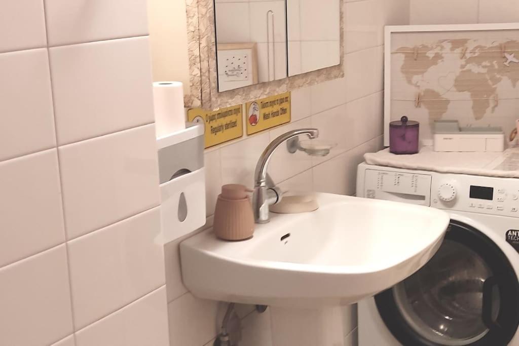 Theano'S Cozy & Quiet Lux Central Flat - Wifi & Full Amenities Patras Eksteriør billede