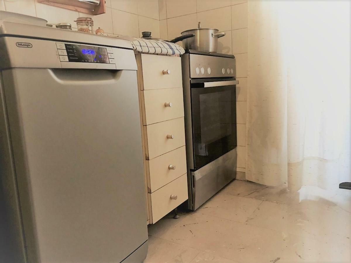 Theano'S Cozy & Quiet Lux Central Flat - Wifi & Full Amenities Patras Eksteriør billede